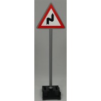 Verkehrsschild 105 Doppelkurve zunächst rechts 1:16...